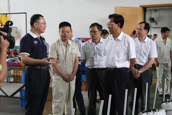 省委副书记王辉忠调研华体会（中国）茶产业发展和为农服务工作