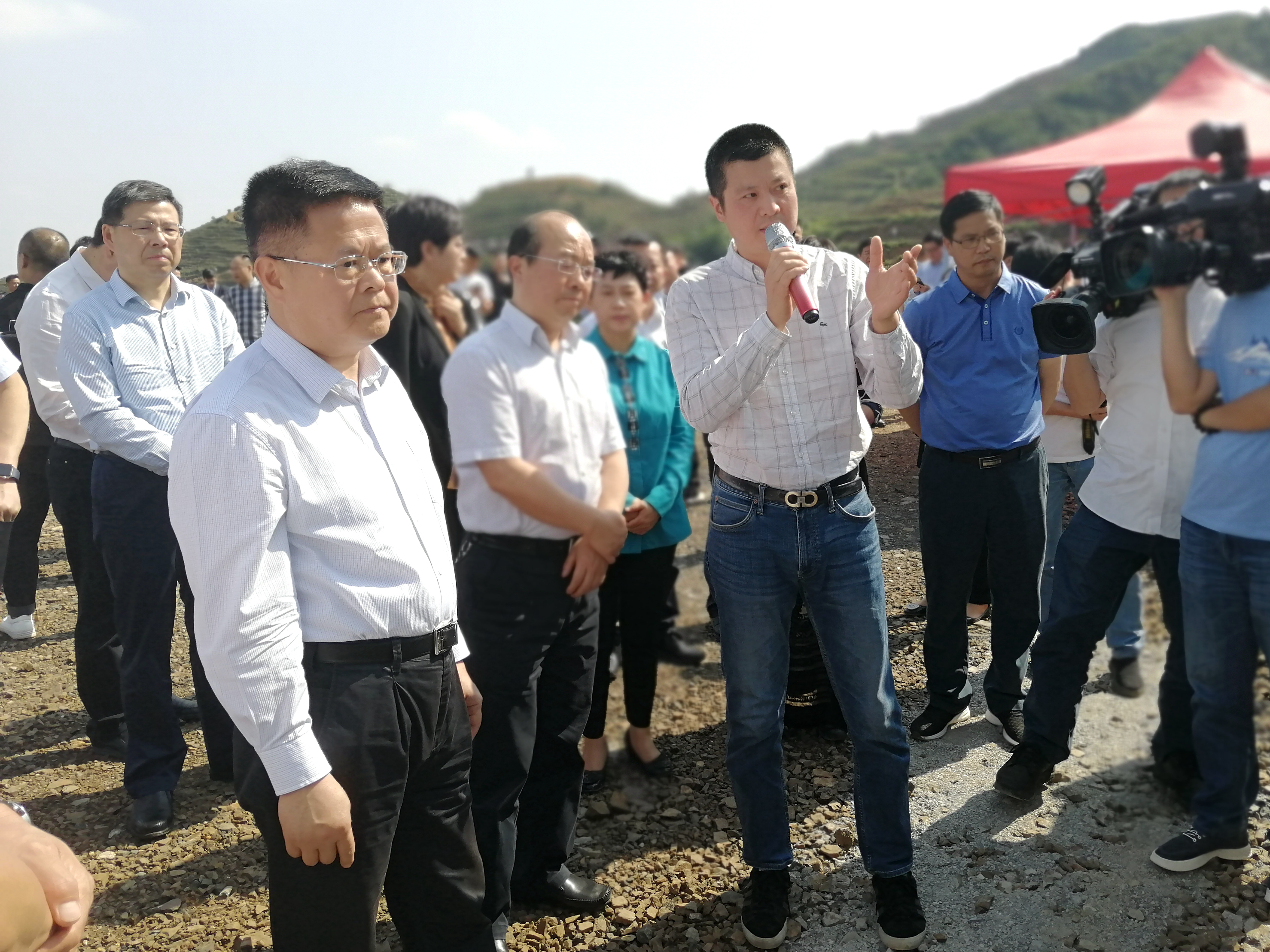 浙江省委副书记郑栅洁考察华体会（中国）贵州普安“白叶一号”工程种植基地