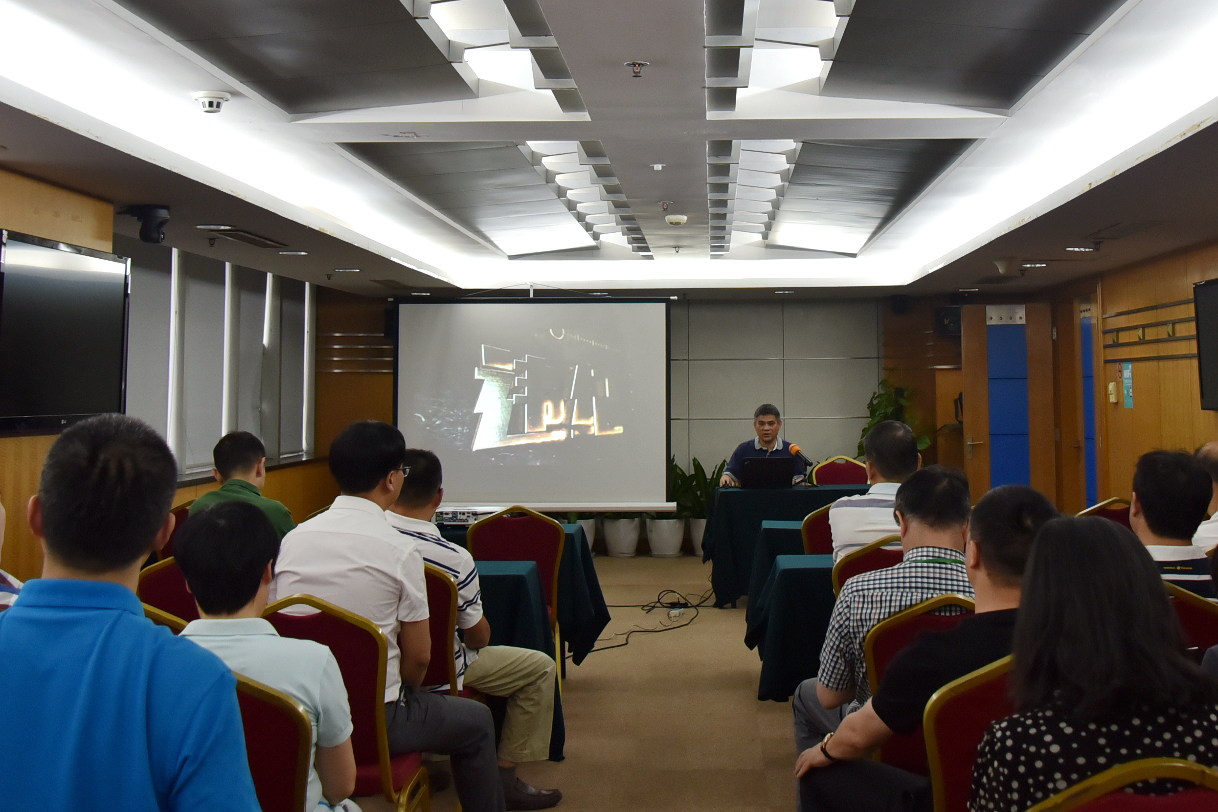 华体会（中国）召开警示教育大会