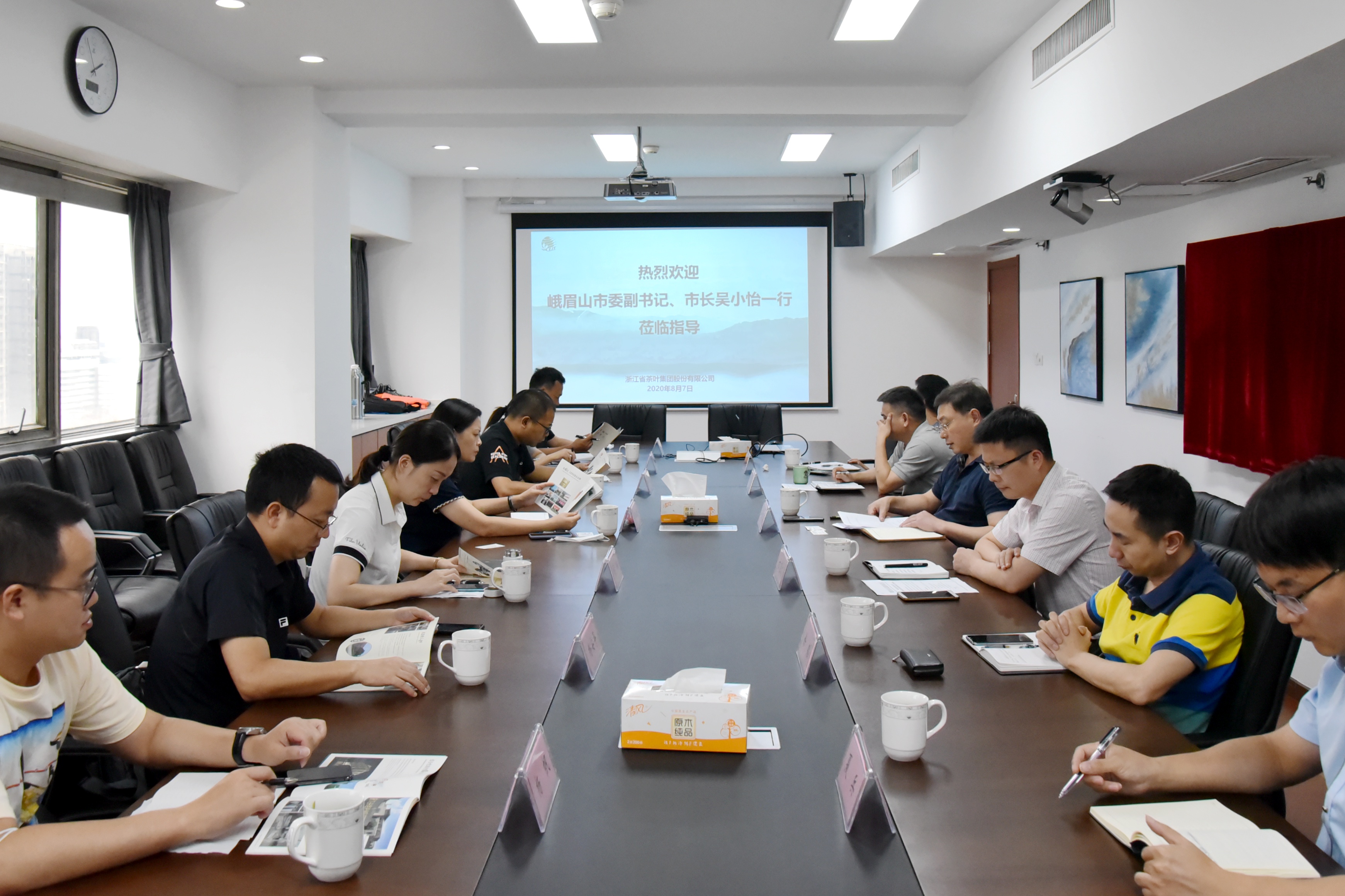四川峨眉山吴小怡市长一行到访华体会（中国）