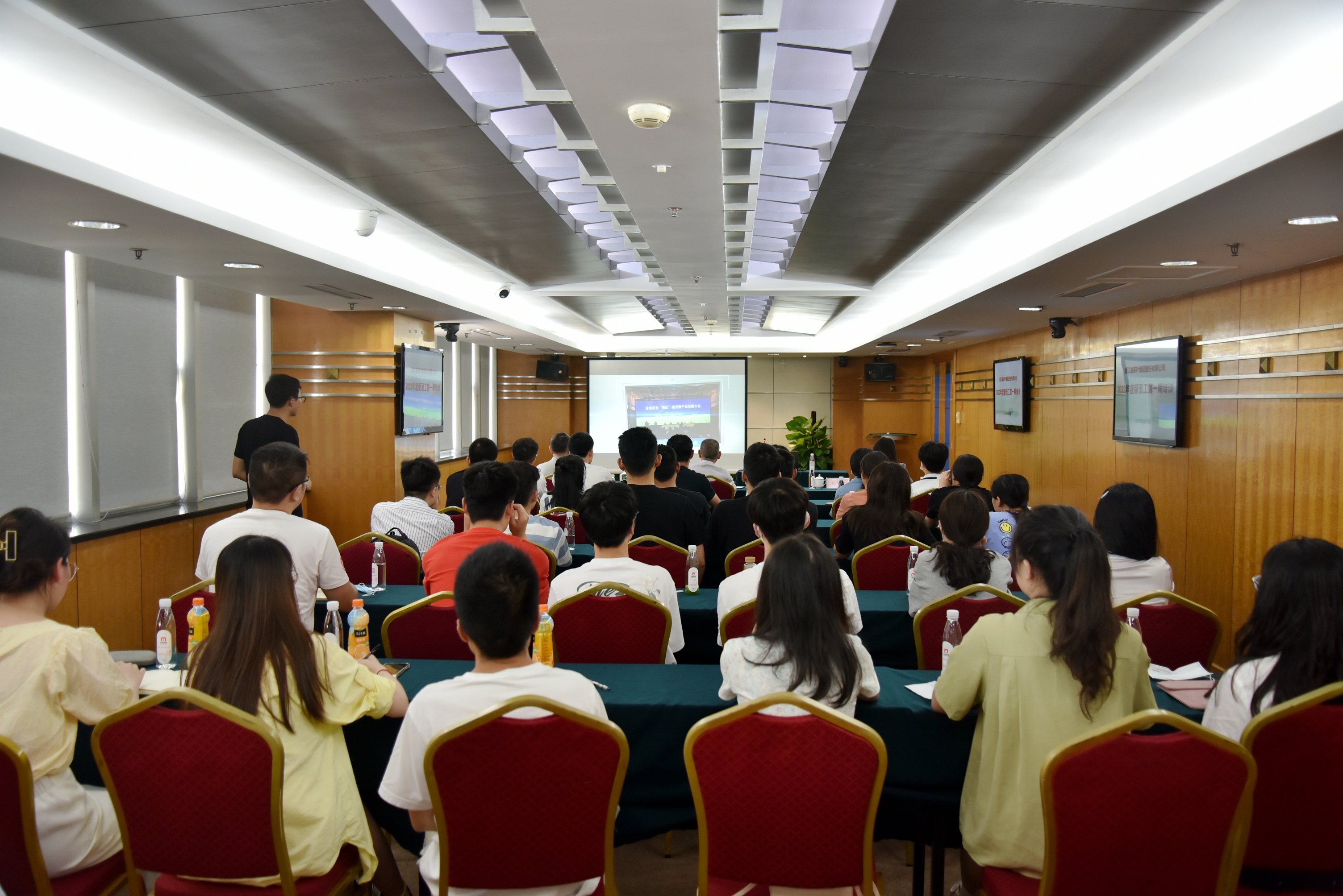 以梦为马，不负韶华——华体会（中国）2022年度新员工第一期培训活动圆满结束