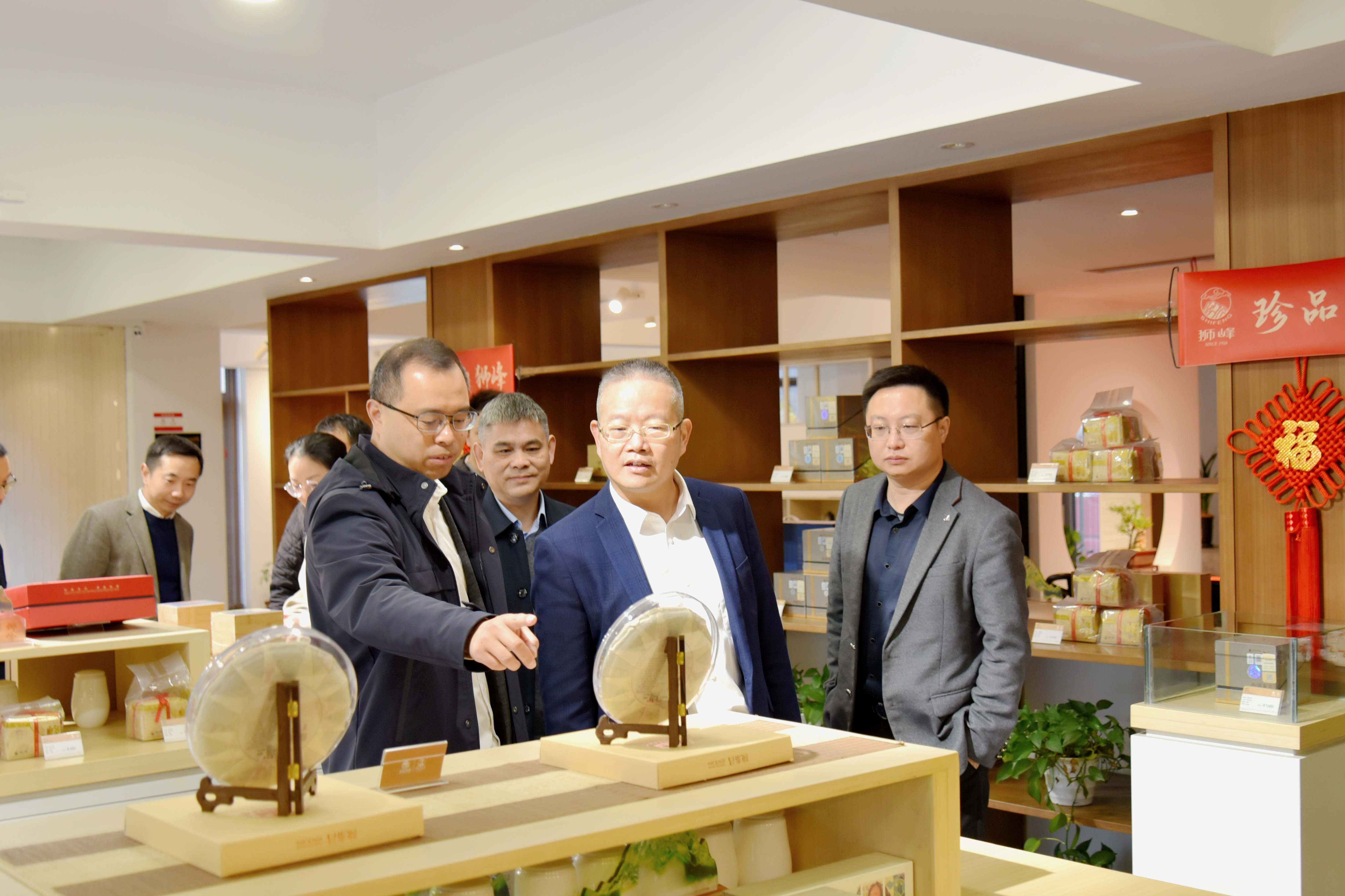 省供销社副主任董益彪到华体会（中国）指导调研