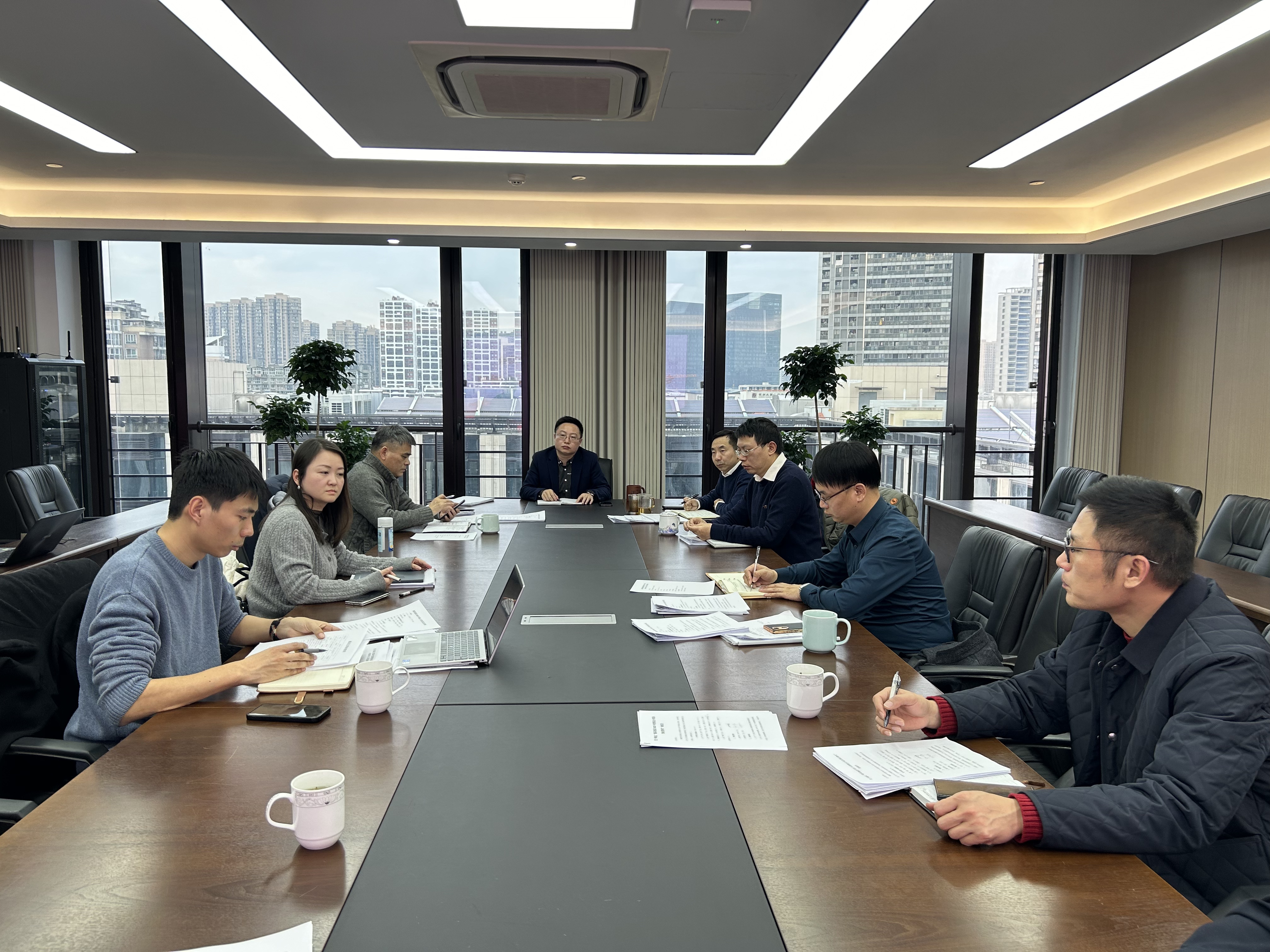 华体会（中国）党委理论学习中心组专题学习兴合集团第二次党代会精神